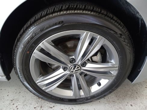 Used 2024 Volkswagen Jetta SE FWD image 4