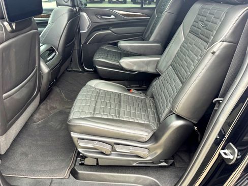 Used 2024 Cadillac Escalade ESV Sport Platinum w/ LPO, ONYX Package image 23