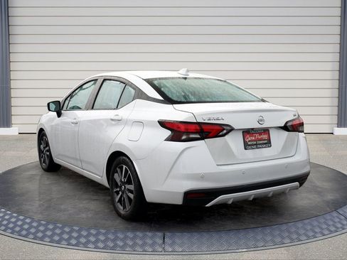 Used 2021 Nissan Versa SV image 5