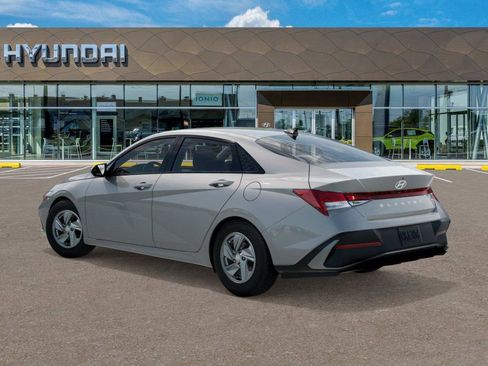 New 2026 Hyundai Elantra SE image 5