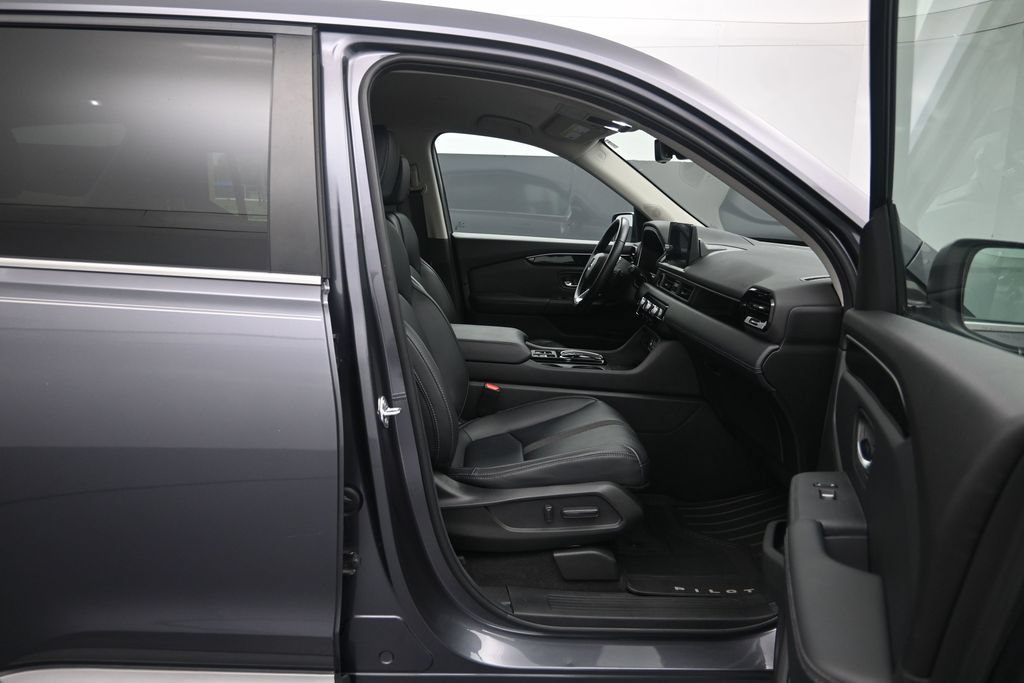 Used 2025 Honda Pilot EX-L image 27