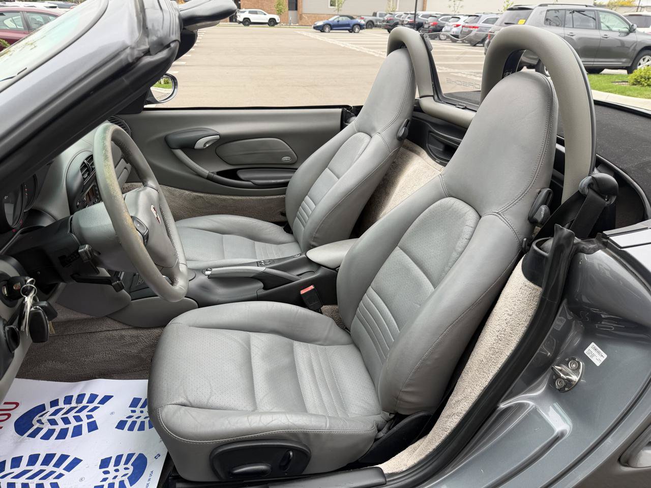 Used 2003 Porsche Boxster RWD image 17