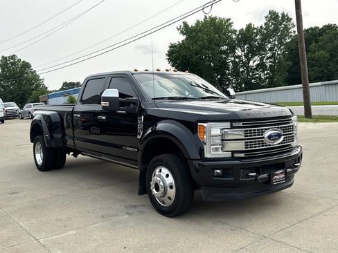 Used 2017 Ford F450 Platinum w/ Platinum Ultimate Package AWD/4WD image 18
