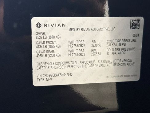 Used 2025 Rivian R1S Adventure AWD/4WD image 27