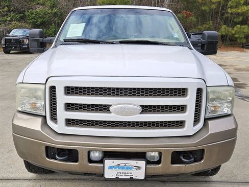 Used 2005 Ford Excursion Eddie Bauer image 3