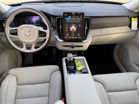 New 2026 Volvo XC90 T8 Ultra w/ Protection Package Premier AWD/4WD image 9