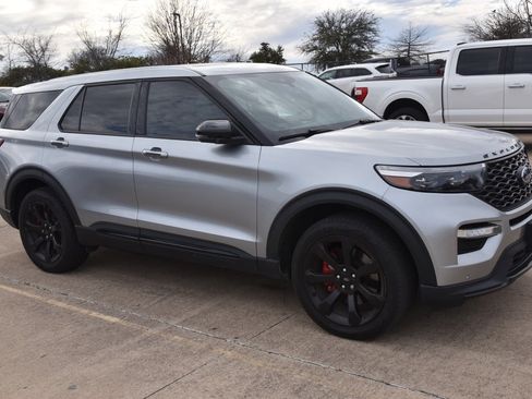 Certified 2022 Ford Explorer ST w/ Equipment Group 401A image 5