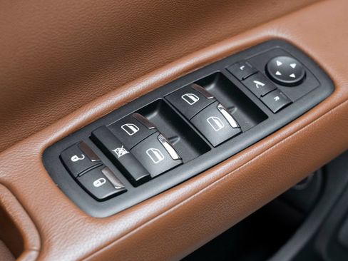 Used 2014 Maserati Quattroporte GTS RWD image 17