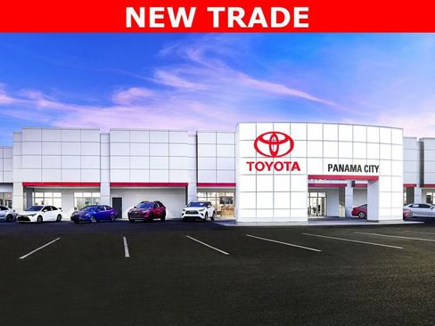 Used 2017 Toyota Highlander XLE image 3