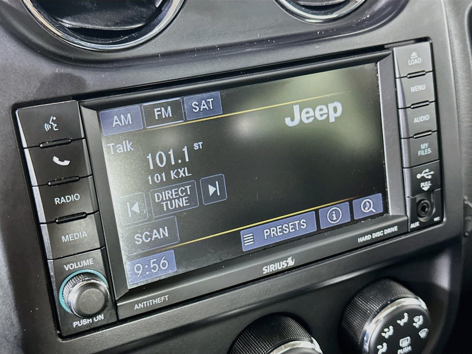 Used 2017 Jeep Patriot High Altitude AWD/4WD image 13