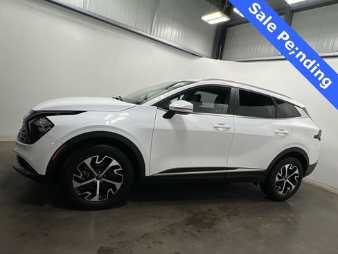 Used 2023 Kia Sportage EX image 2