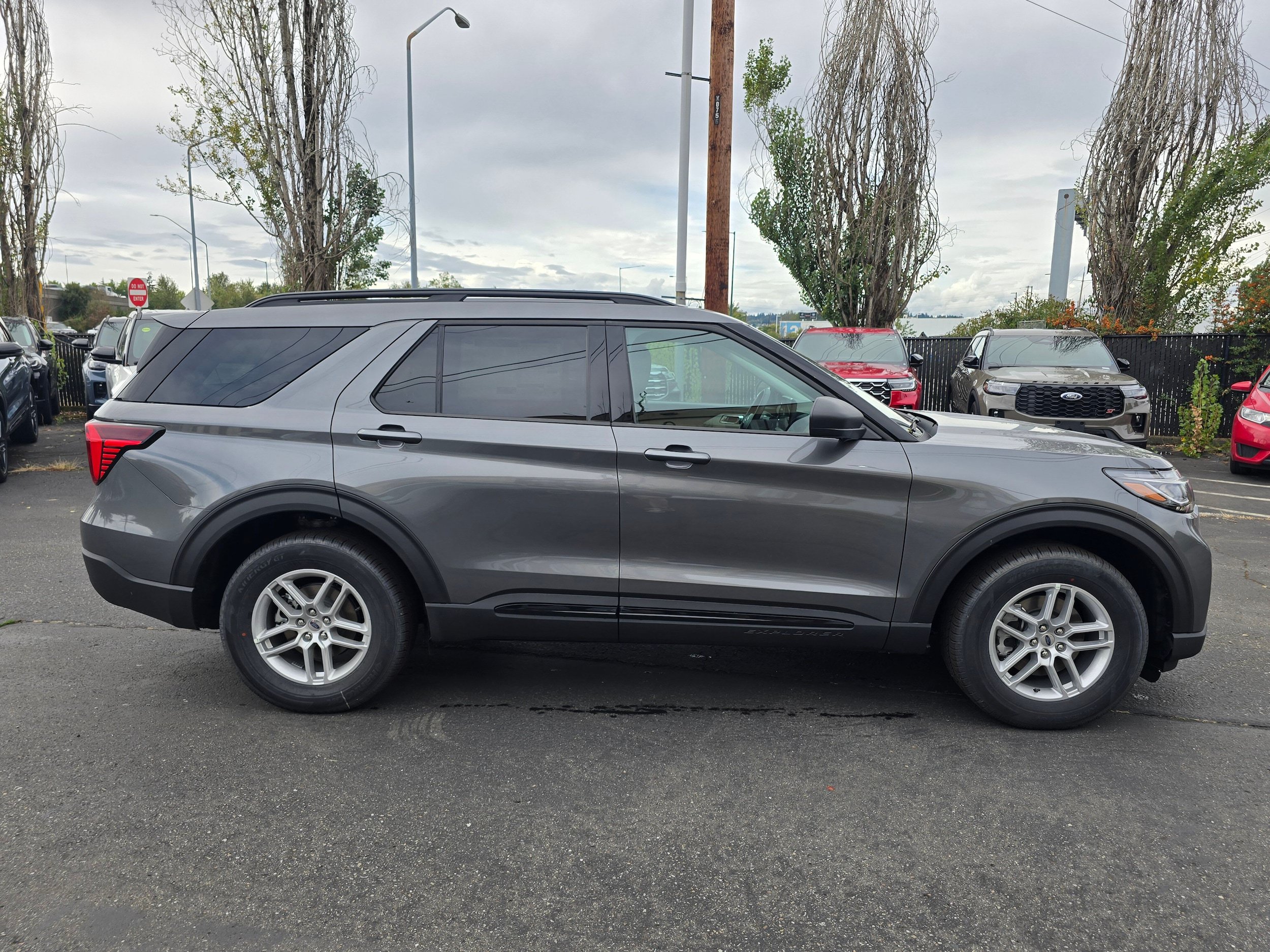 New 2026 Ford Explorer Active AWD/4WD image 4