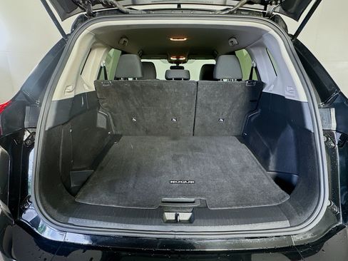 Used 2024 Nissan Rogue S AWD/4WD image 26