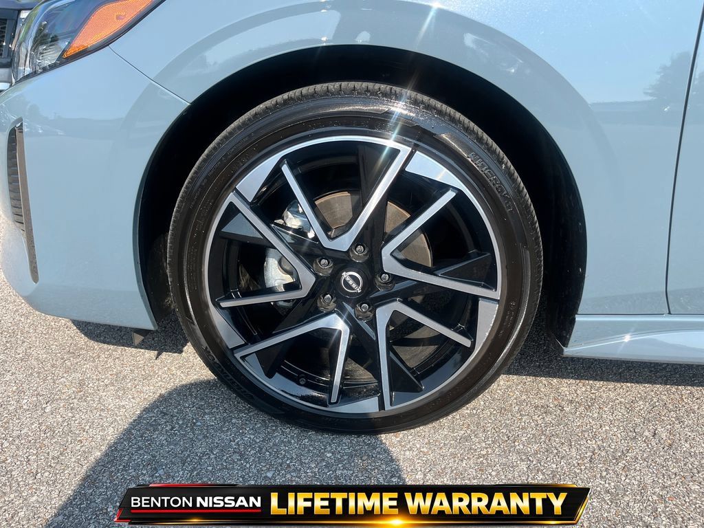 Used 2025 Nissan Sentra SR FWD image 6