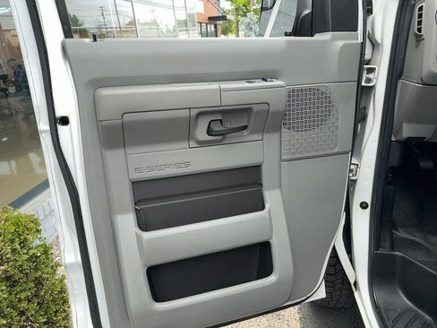 Used 2014 Ford E-350 and Econoline 350 Extended Super Duty w/ Power Group RWD image 11