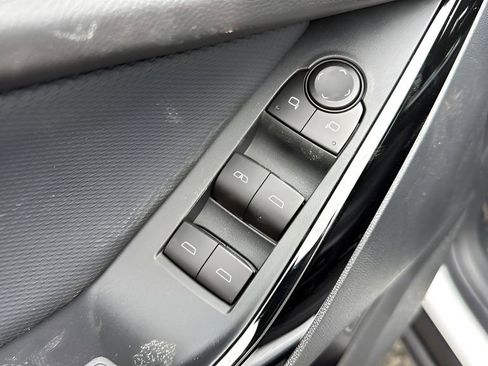New 2026 Chevrolet Equinox LT w/ Convenience Package II FWD image 26