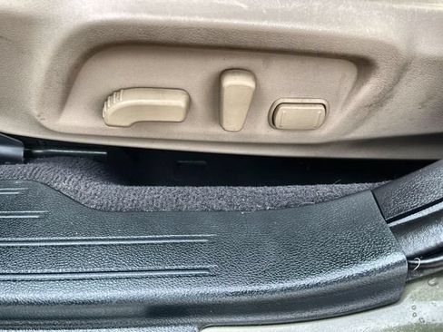 Used 2016 Subaru Outback 2.5i Limited AWD/4WD image 16