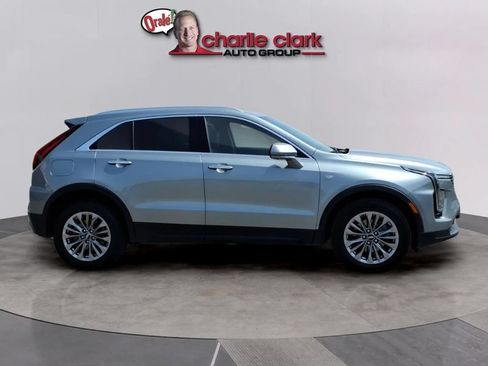 Used 2025 Cadillac XT4 Premium Luxury FWD image 6