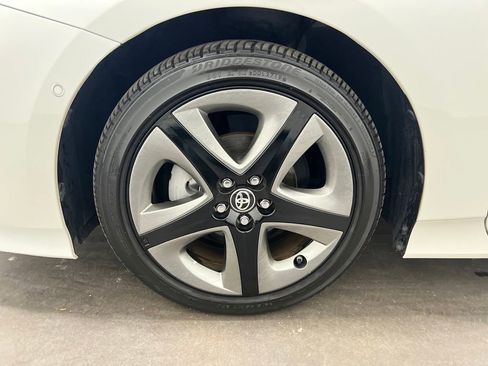 Used 2020 Toyota Prius Limited image 29