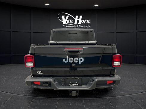 Used 2022 Jeep Gladiator Overland w/ Popular Equipment Package AWD/4WD image 6