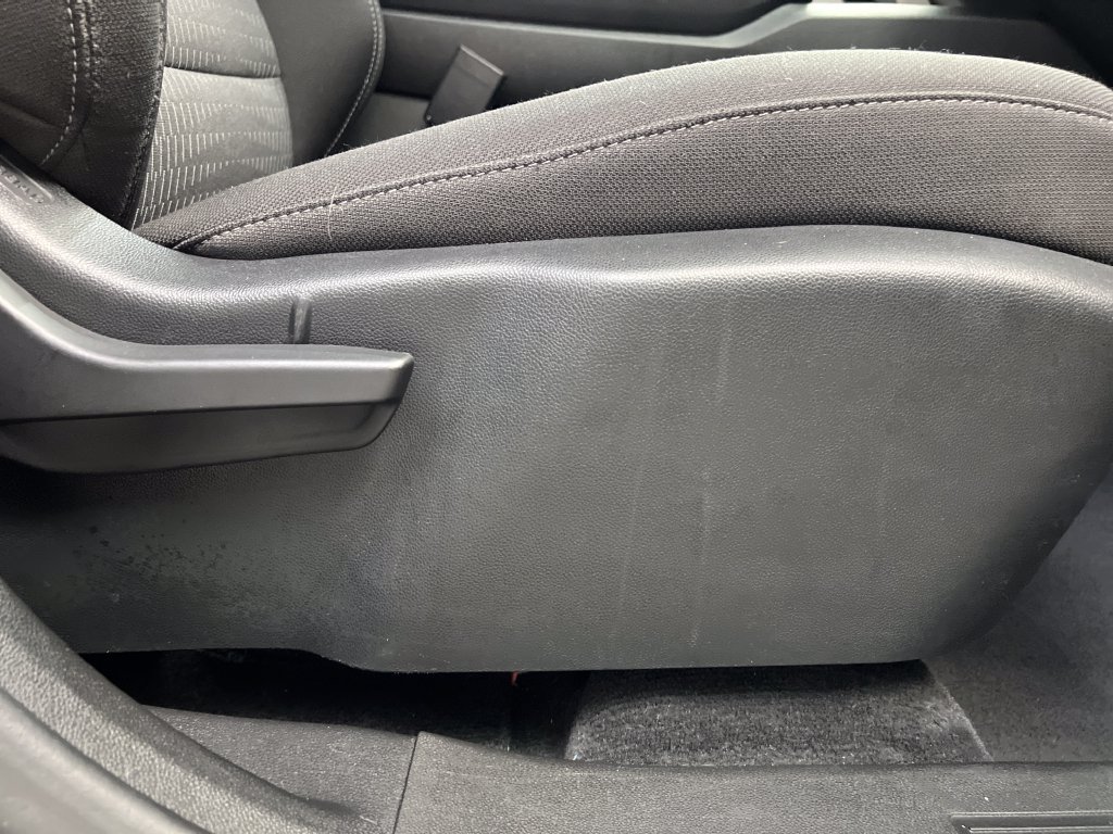 Used 2025 Chevrolet Equinox LT FWD image 29