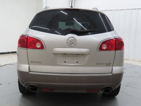 Used 2011 Buick Enclave CXL FWD image 4