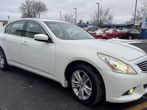 Used 2011 INFINITI G37 x w/ Premium Pkg image 2
