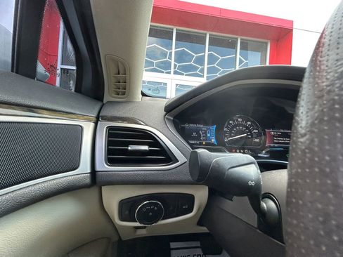 Used 2014 Lincoln MKZ Hybrid image 12