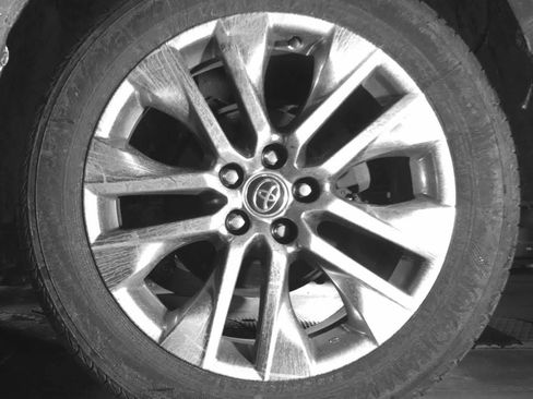 Used 2020 Toyota RAV4 XLE Premium image 18