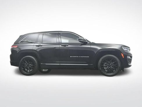 Used 2025 Jeep Grand Cherokee Summit AWD/4WD image 41