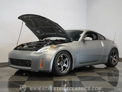 Used 2005 Nissan 350Z Coupe w/ (N93) Cargo Convenience Pkg image 32