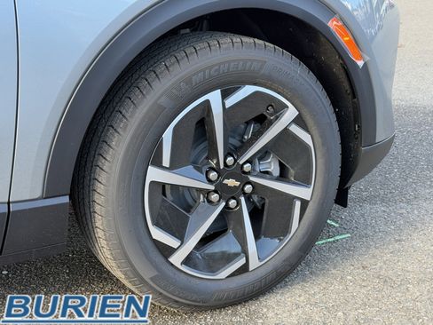 New 2026 Chevrolet Equinox EV LT image 38