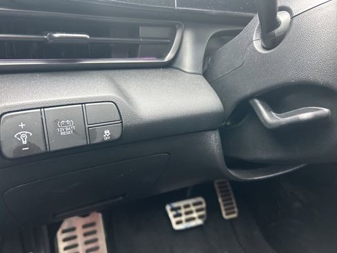 Used 2025 Hyundai Elantra SEL image 14