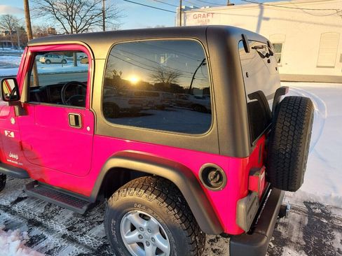 Used 2006 Jeep Wrangler X w/ Premium Audio Group image 15