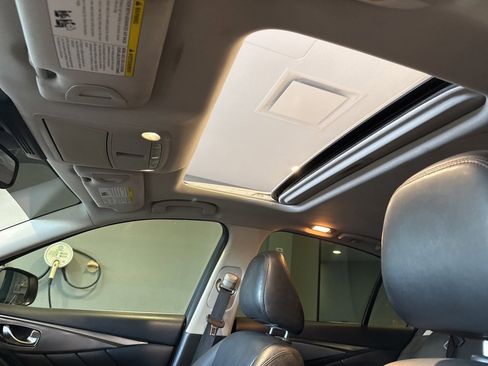 Used 2017 INFINITI Q50 3.0t Premium w/ Cargo Package (L95) image 21