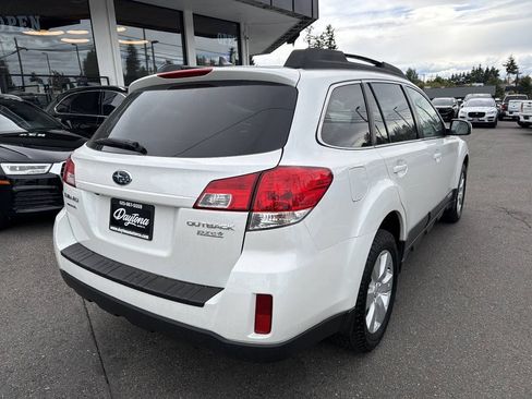 Used 2011 Subaru Outback 2.5i Limited AWD/4WD image 3