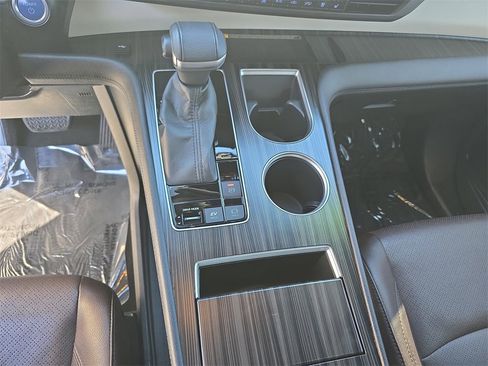 Used 2022 Toyota Sienna Platinum image 30