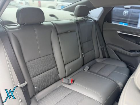 Used 2018 Chevrolet Impala LT w/ LT Convenience Package FWD image 18
