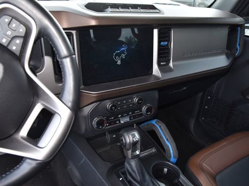 Certified 2023 Ford Bronco Outer Banks w/ Sasquatch Package AWD/4WD image 8