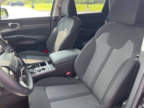 Used 2026 Kia Sorento LX FWD image 13