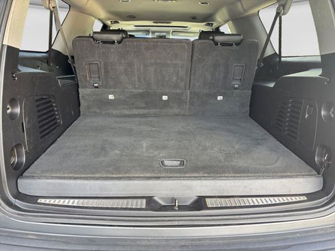 Used 2020 Chevrolet Suburban LT AWD/4WD image 19