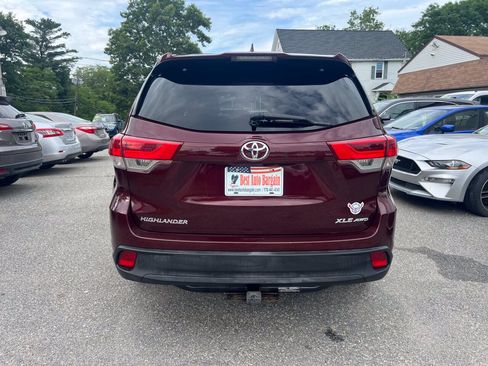 Used 2018 Toyota Highlander XLE AWD/4WD image 7