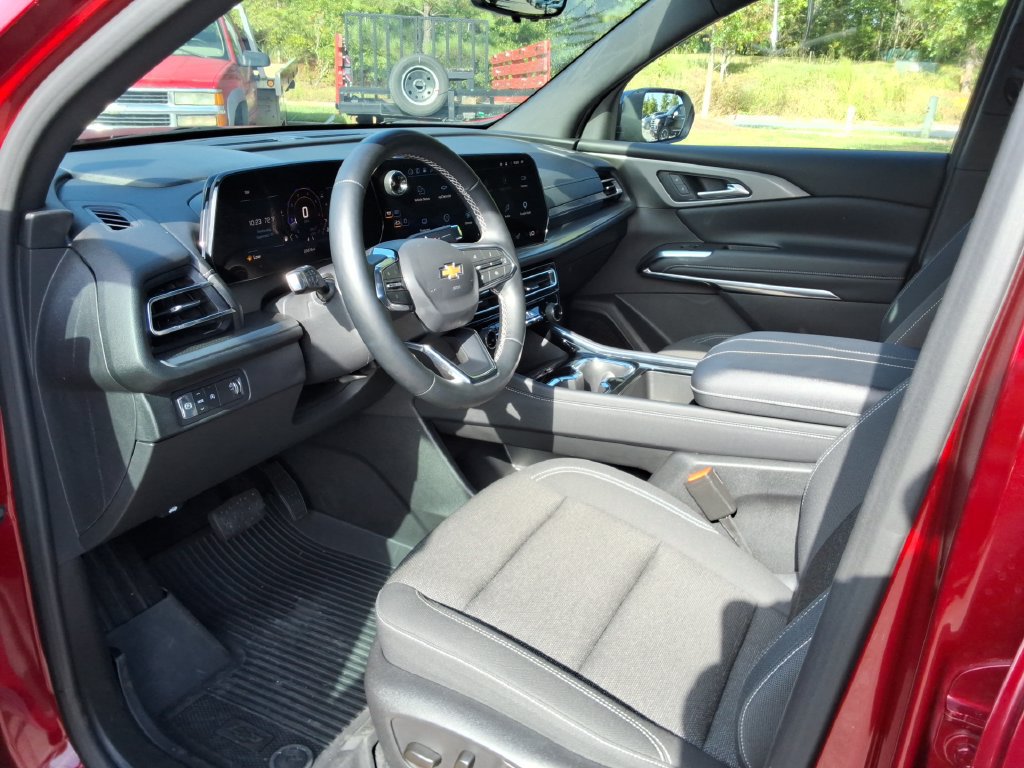 Certified 2026 Chevrolet Traverse LT w/ Driver Confidence Package FWD image 22