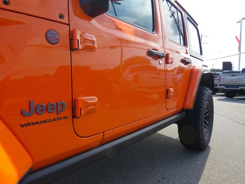 New 2025 Jeep Wrangler Unlimited Rubicon w/ XTREMEE 35" Tire Package image 15