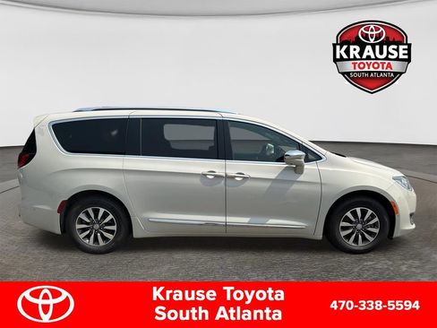 Used 2020 Chrysler Pacifica Limited w/ Advanced Safetytec Group FWD image 9