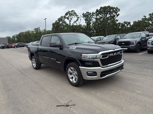 Used 2025 RAM 1500 Big Horn AWD/4WD image 4