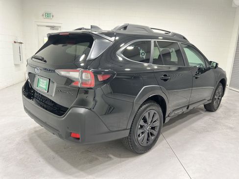 Certified 2025 Subaru Outback Onyx Edition AWD/4WD image 8