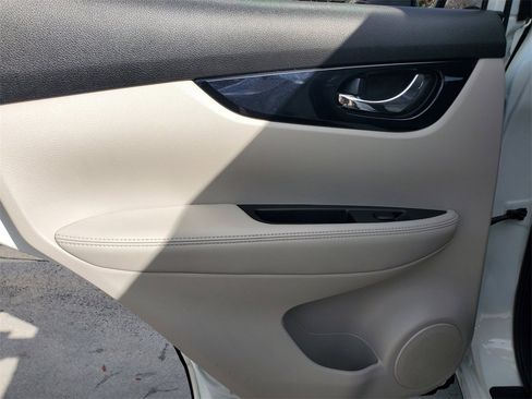 Used 2019 Nissan Rogue Sport SL w/ Premium Package image 13