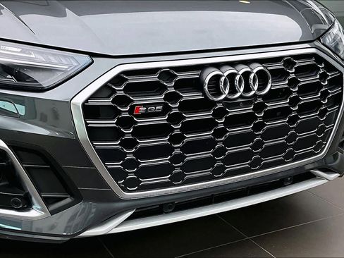 Used 2023 Audi SQ5 Prestige w/ Prestige Package image 31