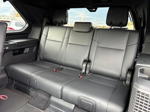 Used 2025 Toyota Sequoia Platinum image 10
